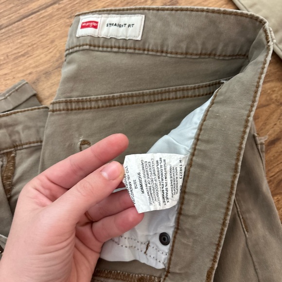 32”x32” Men’s Khakis| Size Medium| Lot of 3 - Picture 3 of 6